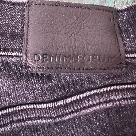 Aritzia Denim Forum The Nico Mid Rise Skinny Crop Jeans Size 24 - Picture 4 of 11